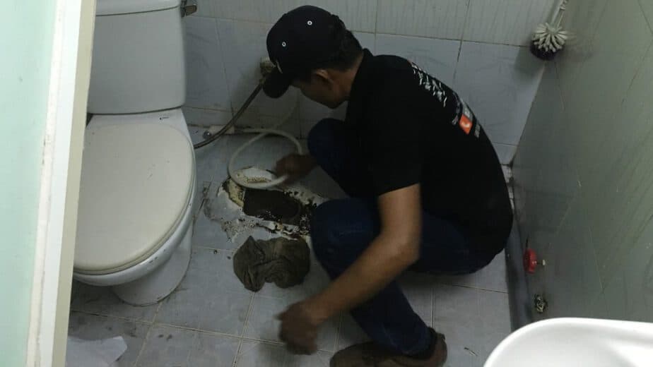 Thông bồn cầu Thuận Nam