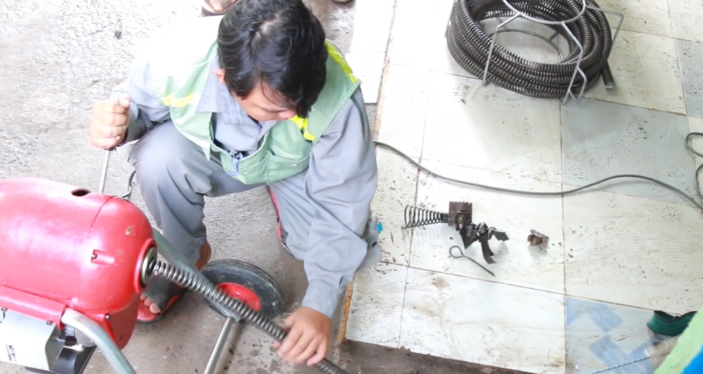 Thông cống nghẹt Bác Ái