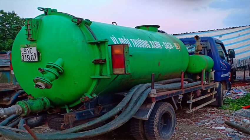 Hút hầm vệ sinh Tân Trụ