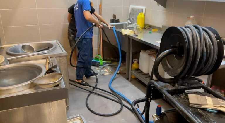 Thông bồn rửa chén bát TPHCM
