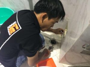 Thông cống nghẹt Quận 10