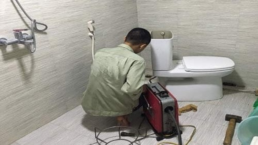 Thông tắc bồn cầu Mộc Hoá