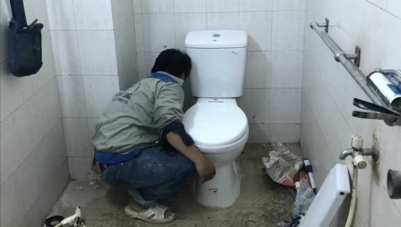 Thông tắc bồn cầu tại Mộc Hoá